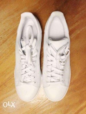 Triple White Adidas Stan Smiths - US 10.5