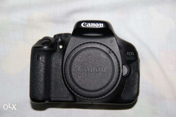 Canon eos 600D dslr camera 18-135mm
