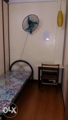 Room in a condo sharing style for working male in mandaluyong city