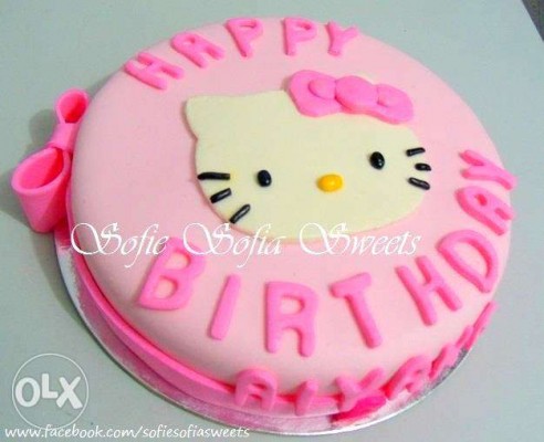 Hello Kitty Character Customized Cake