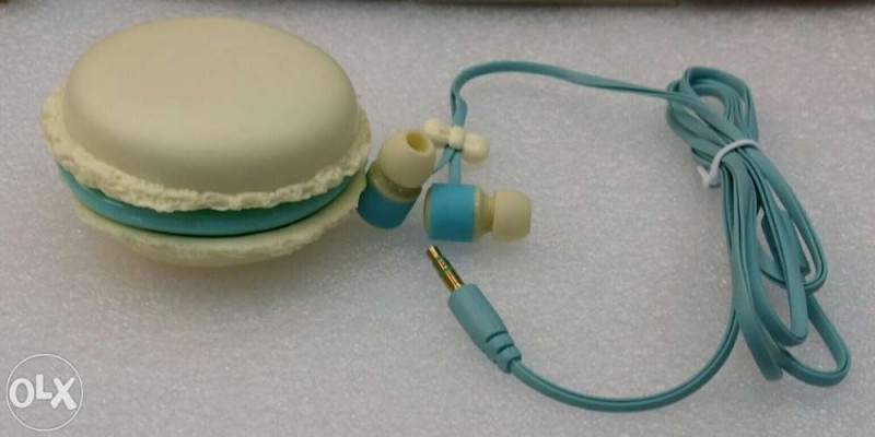 Macaroons Headset with container