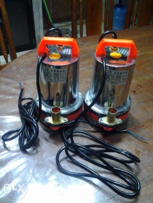 Solar powered submersible 12 volts dc water pumps