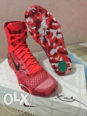 Kobe 9 Elite Christmas Limited Edition Size 9 (SRP Only)