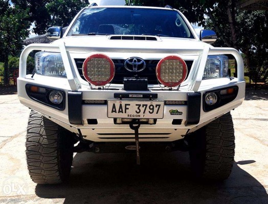 Toyota Hilux 2014 Diesel 4x4 6" Lifted Ironman Bumpers/Shocks Setup