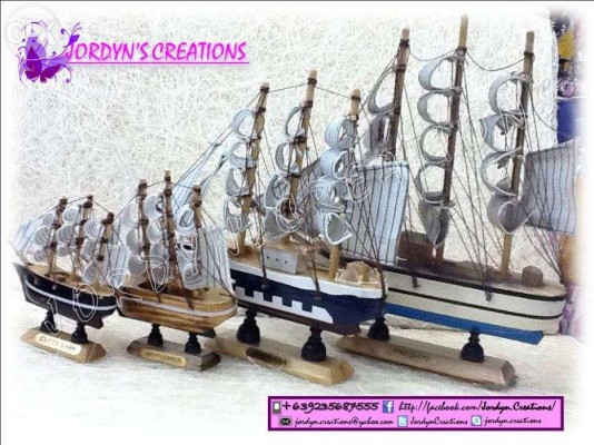 Caribbean Sailing Boat Ship Model Souvenirs with Packaging