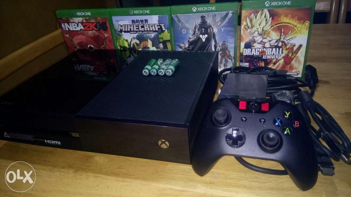 Xbox One 500gb with 4games