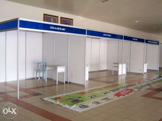 Booth and exhibit booth system