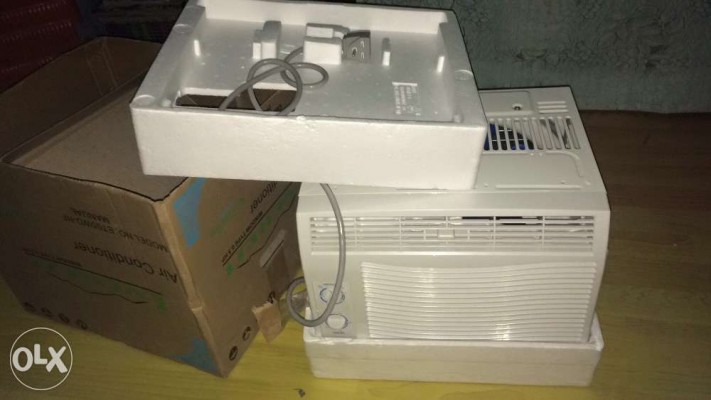 Air Conditioner Window Type 0.5HP
